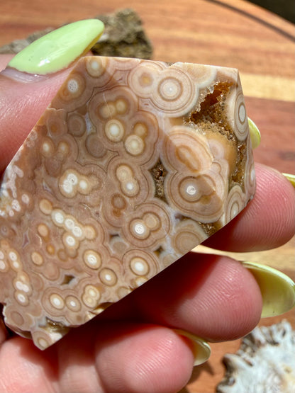 ASYMMETRICAL PINK OCEAN JASPER TOWER