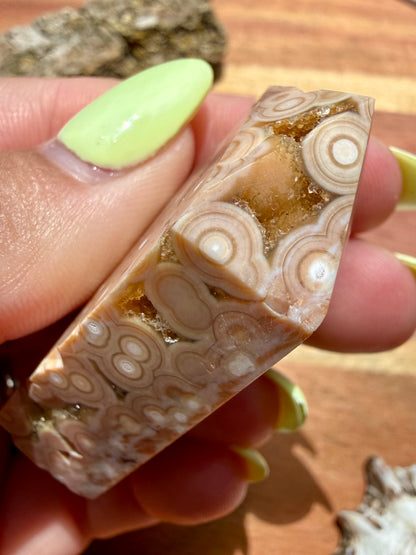 ASYMMETRICAL PINK OCEAN JASPER TOWER
