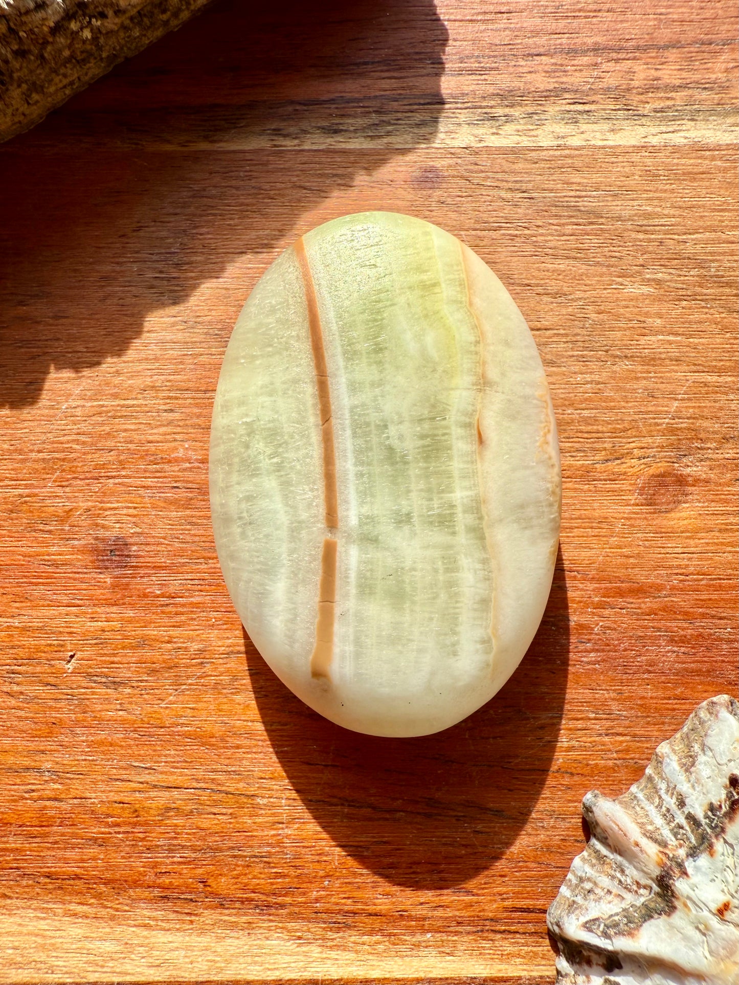 PISTACHIO CALCITE PALM STONE (MATTE POLISH)