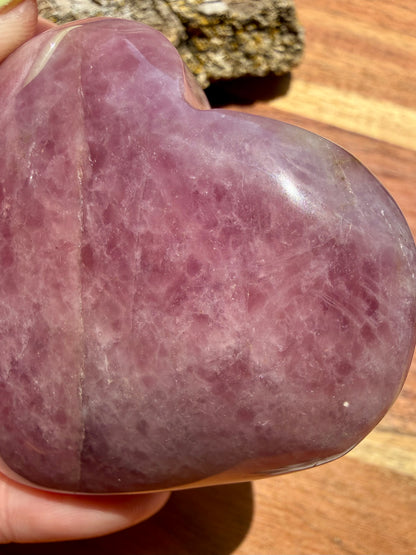 PURPLE ROSE QUARTZ HEART