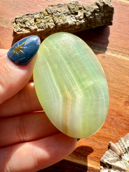 PISTACHIO CALCITE PALM STONE (MATTE POLISH)
