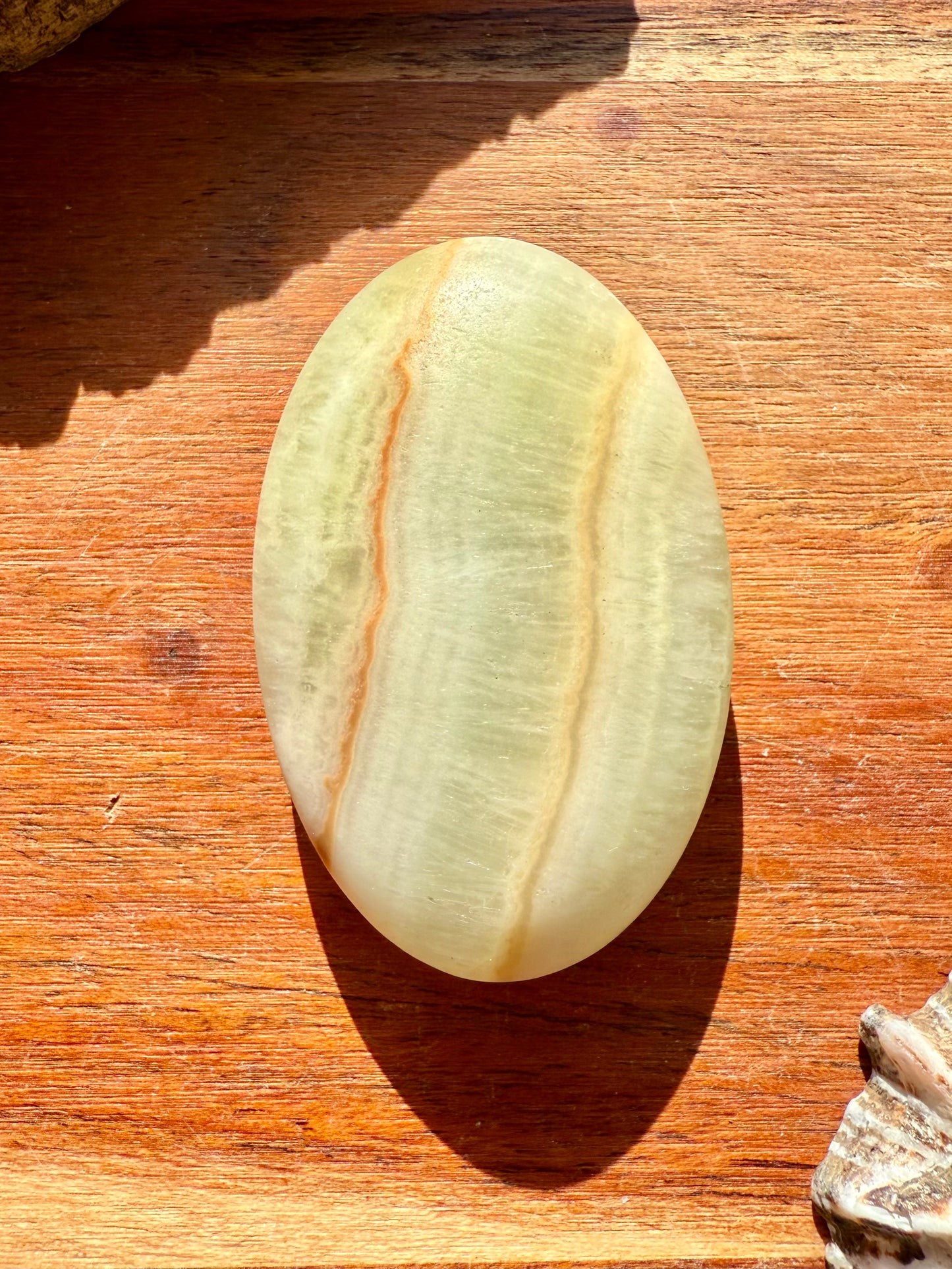 PISTACHIO CALCITE PALM STONE (MATTE POLISH)