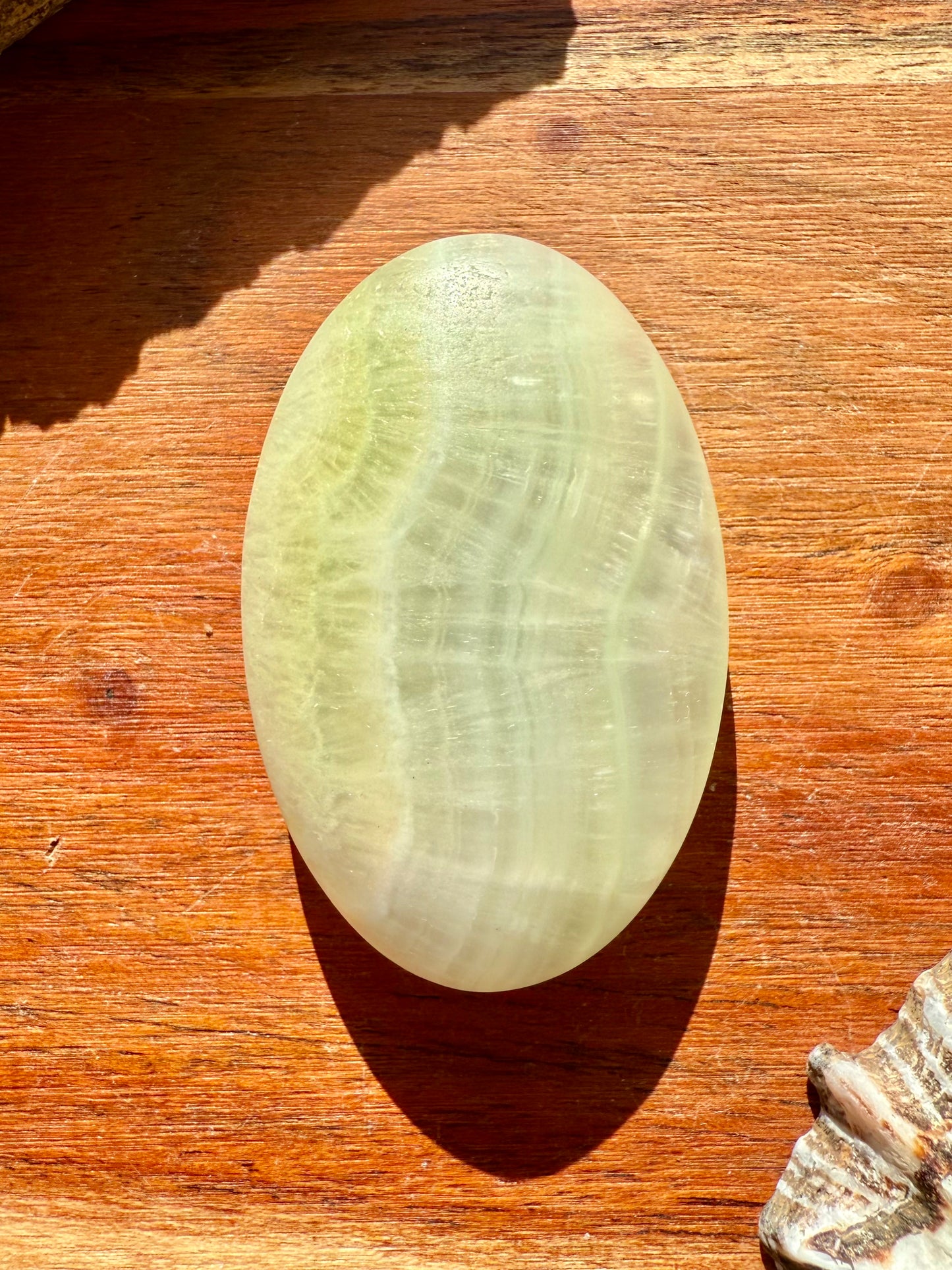 PISTACHIO CALCITE PALM STONE (MATTE POLISH)