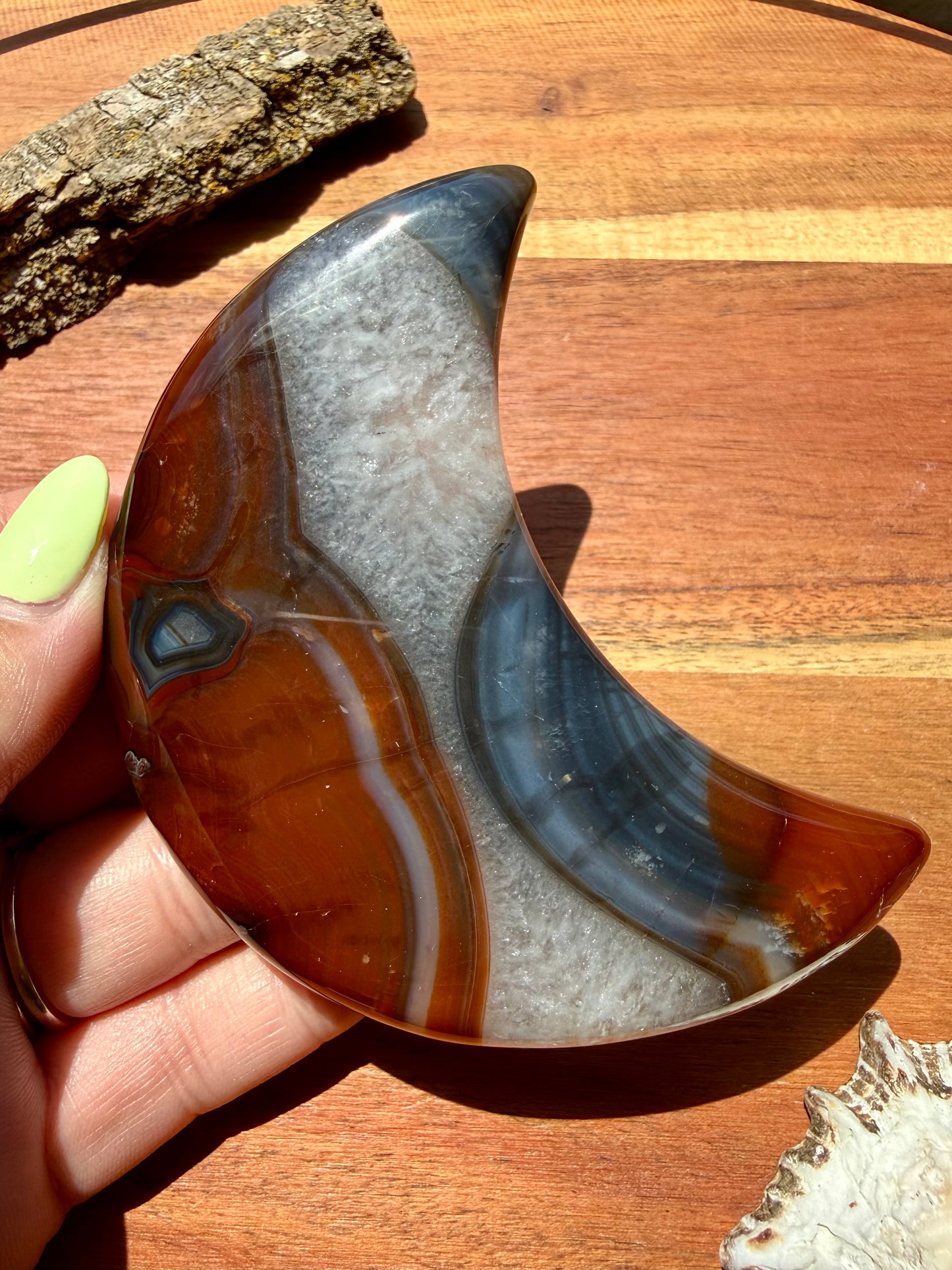 BANDED CARNELIAN + BLUE AGATE MOON WITH STAND