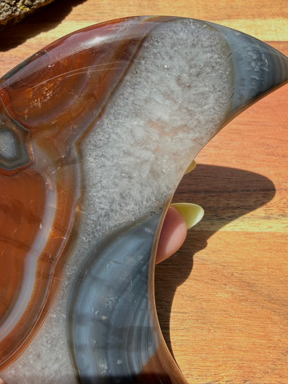 BANDED CARNELIAN + BLUE AGATE MOON WITH STAND