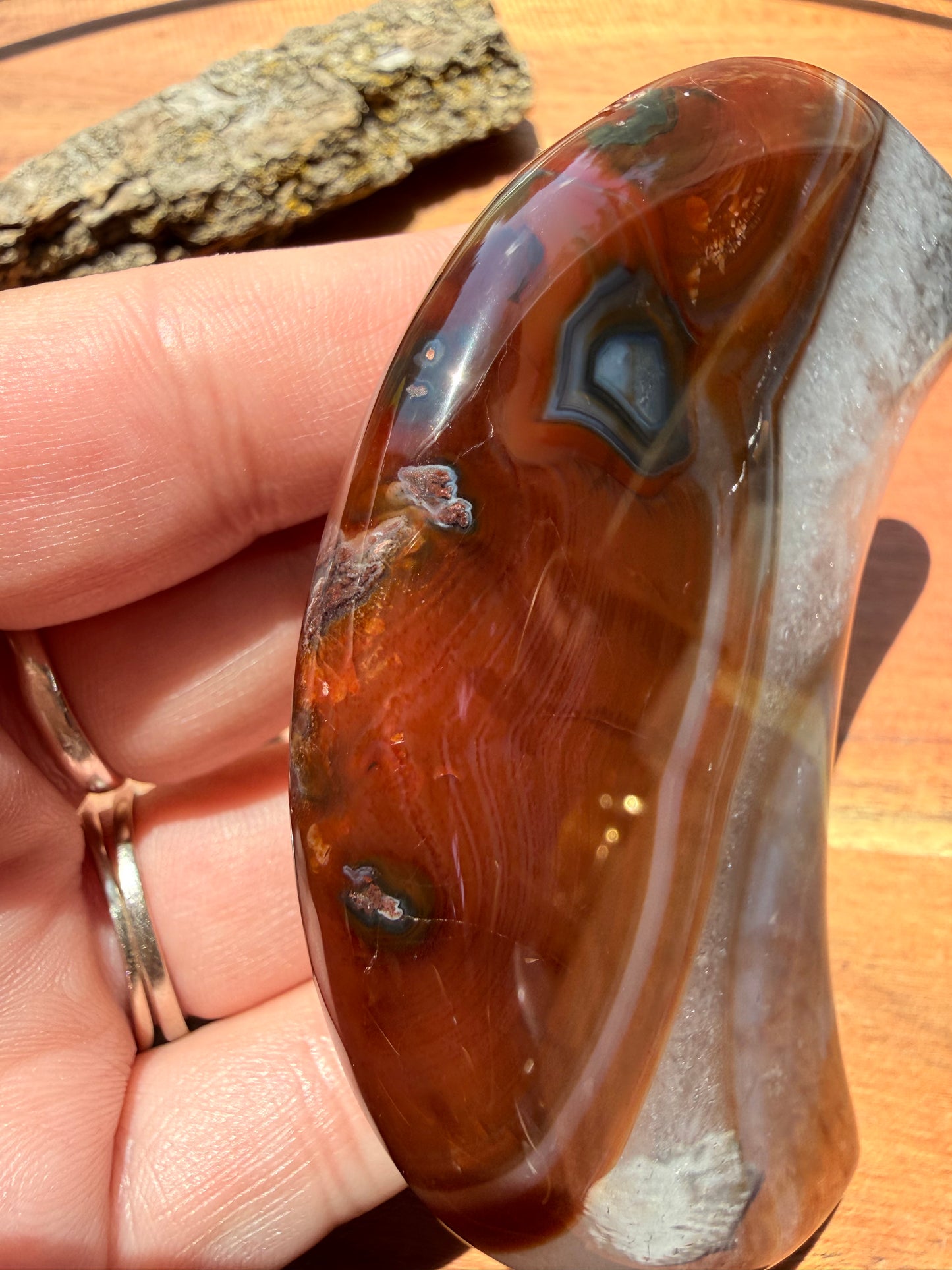 BANDED CARNELIAN + BLUE AGATE MOON WITH STAND