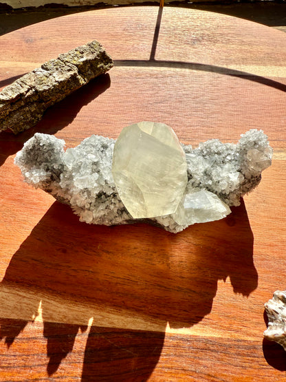 FLUORITE WITH BENZ CALCITE