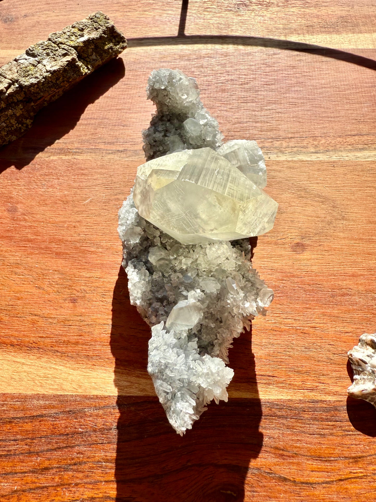 FLUORITE WITH BENZ CALCITE