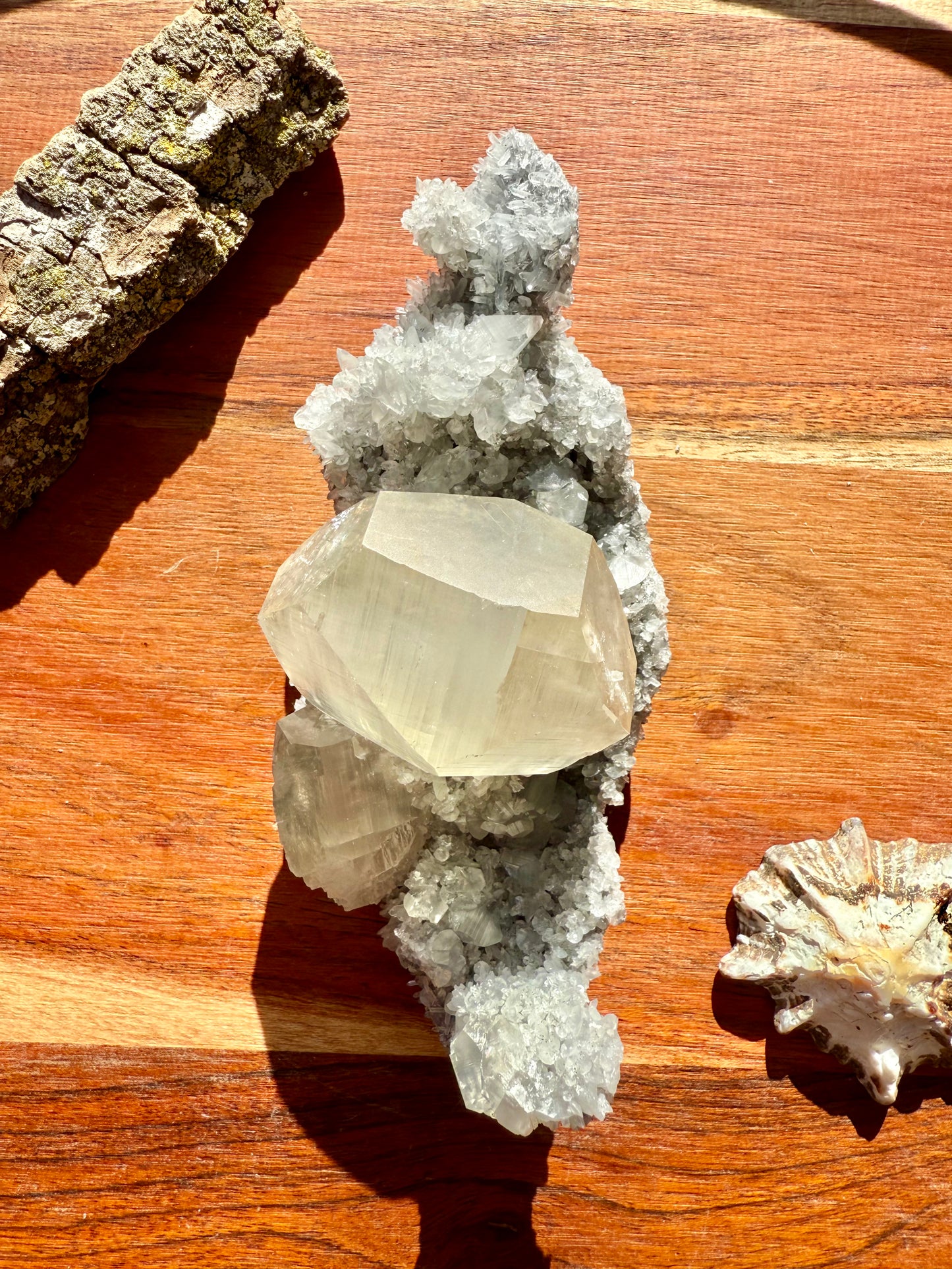 FLUORITE WITH BENZ CALCITE