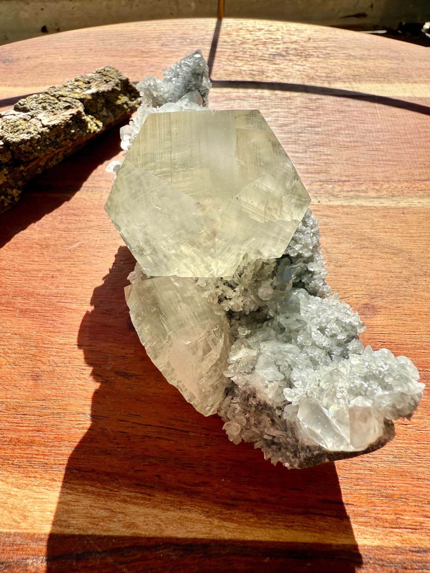 FLUORITE WITH BENZ CALCITE