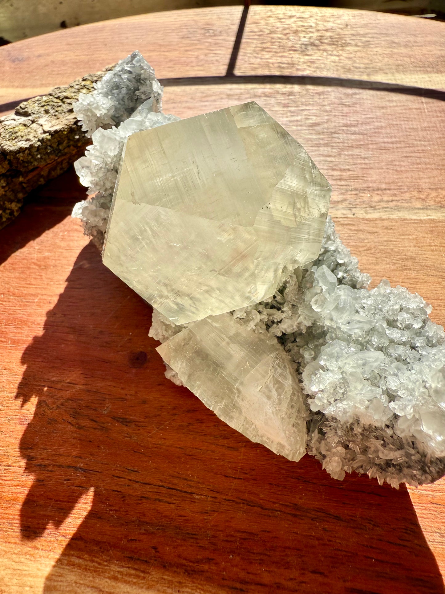 FLUORITE WITH BENZ CALCITE