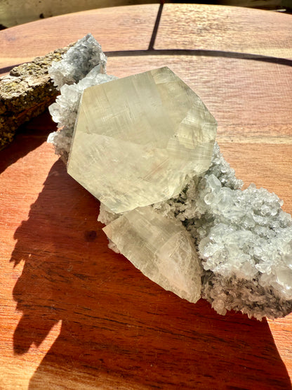 FLUORITE WITH BENZ CALCITE