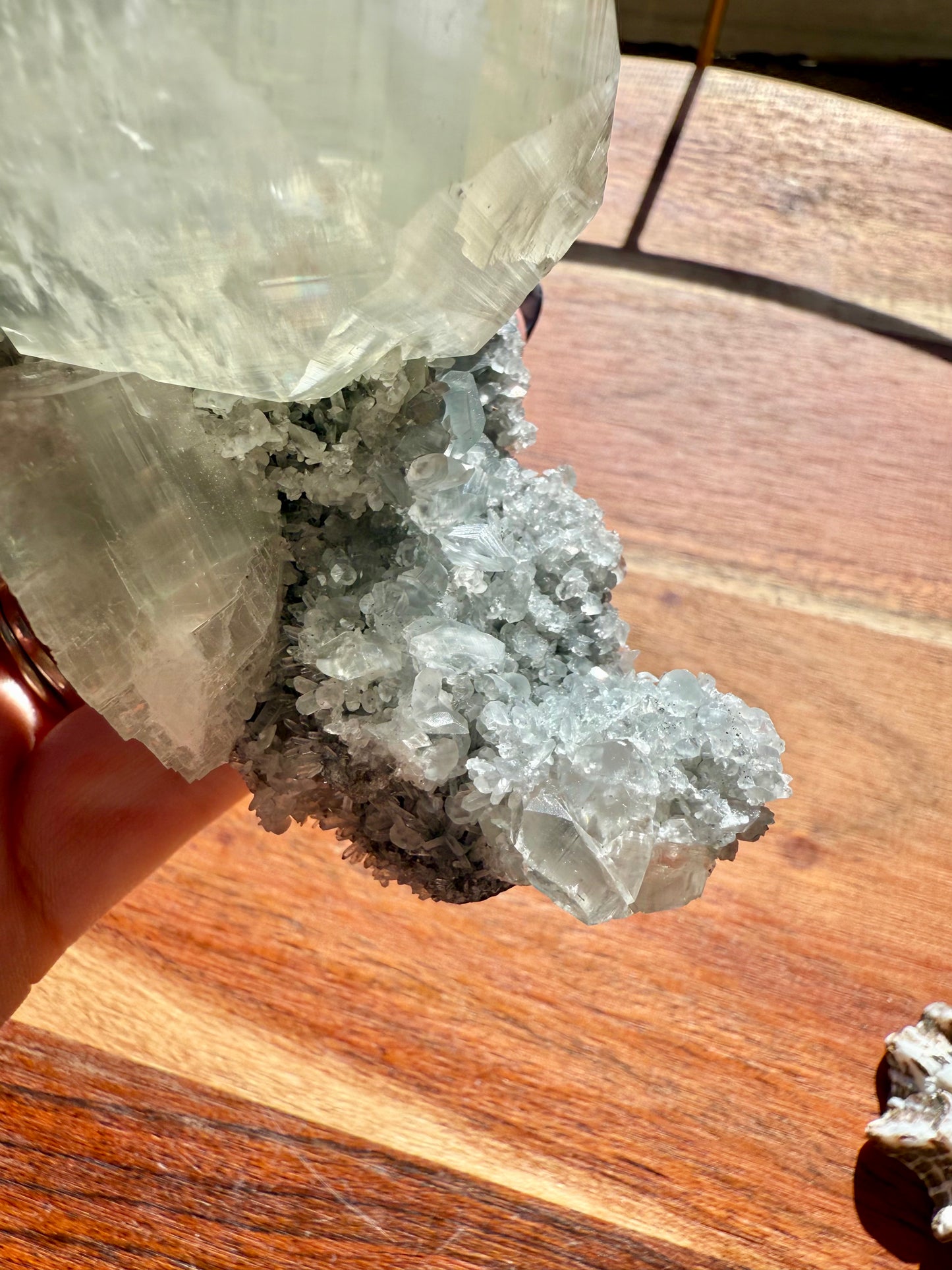 FLUORITE WITH BENZ CALCITE