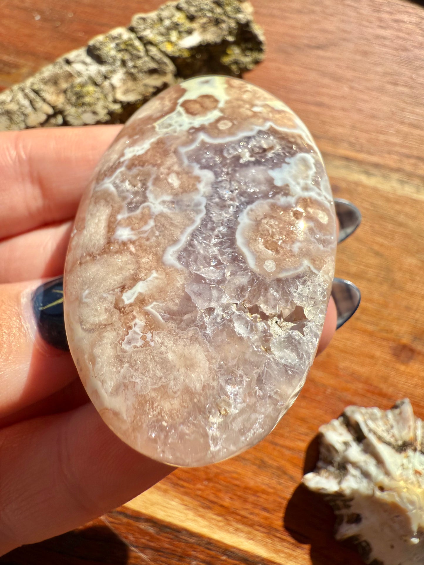 AMETHYST + FLOWER AGATE PALM STONE