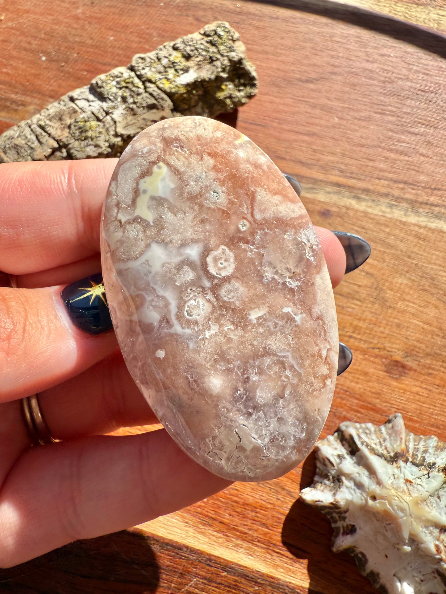 AMETHYST + FLOWER AGATE PALM STONE