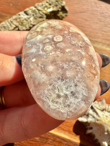 AMETHYST + FLOWER AGATE PALM STONE