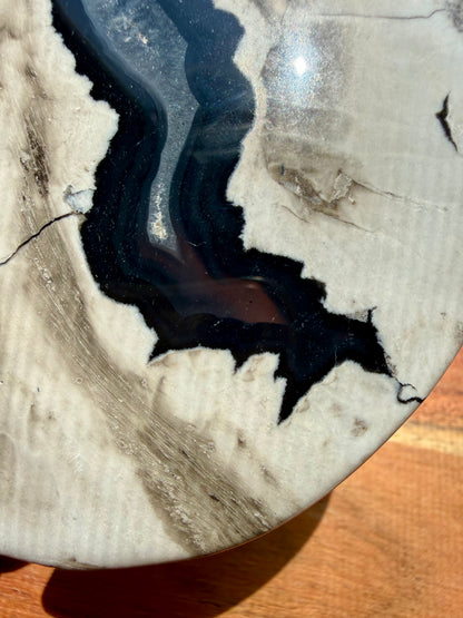 VOLCANO AGATE MOON WITH STAND