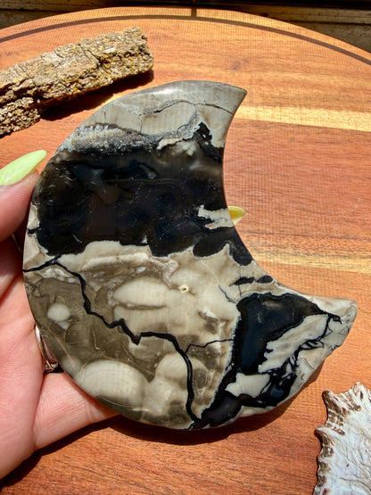 VOLCANO AGATE MOON WITH STAND