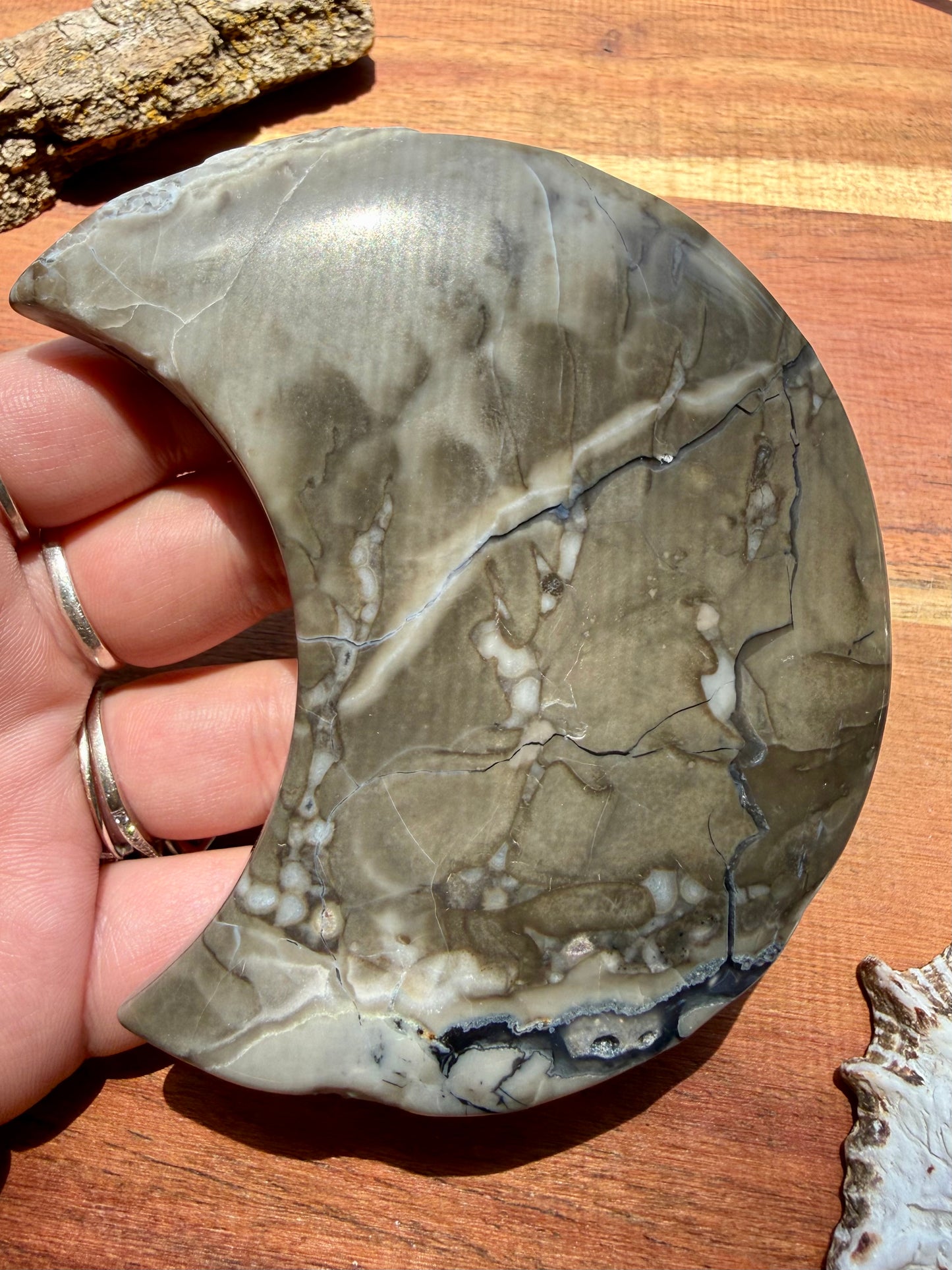 VOLCANO AGATE MOON WITH STAND
