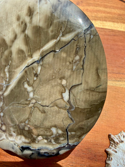 VOLCANO AGATE MOON WITH STAND
