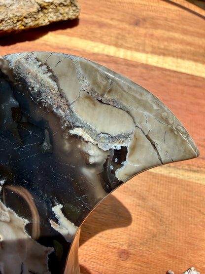 VOLCANO AGATE MOON WITH STAND