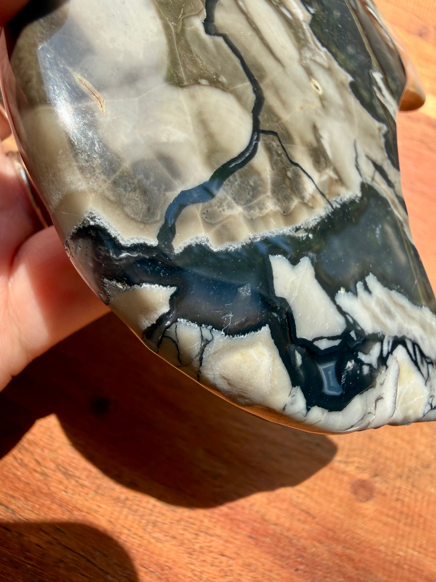 VOLCANO AGATE MOON WITH STAND