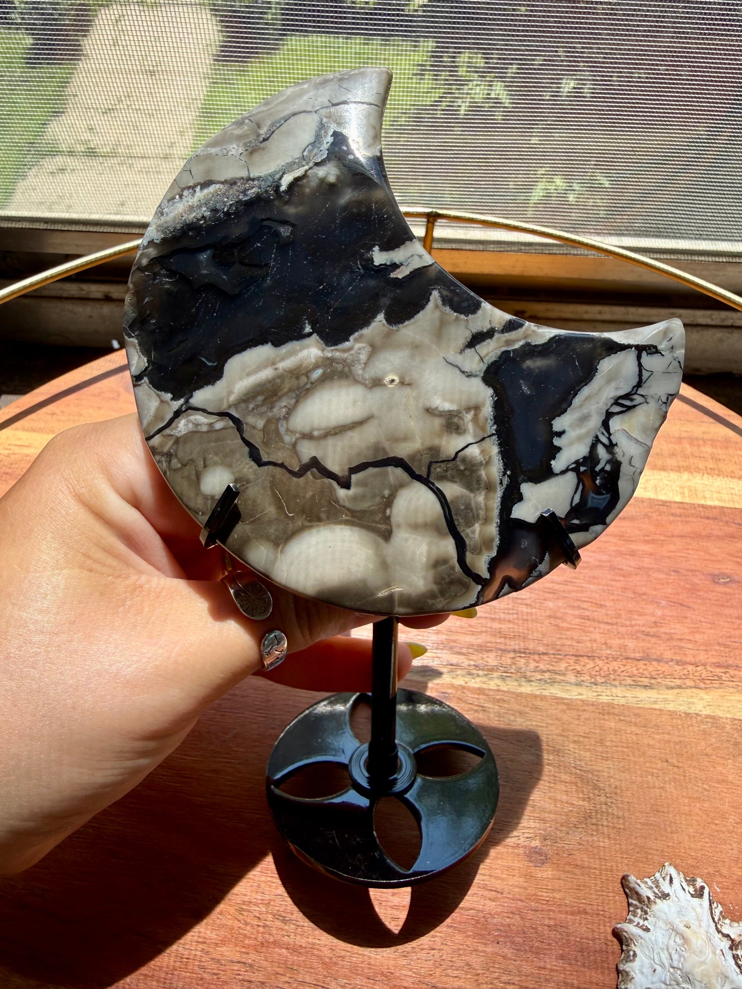 VOLCANO AGATE MOON WITH STAND