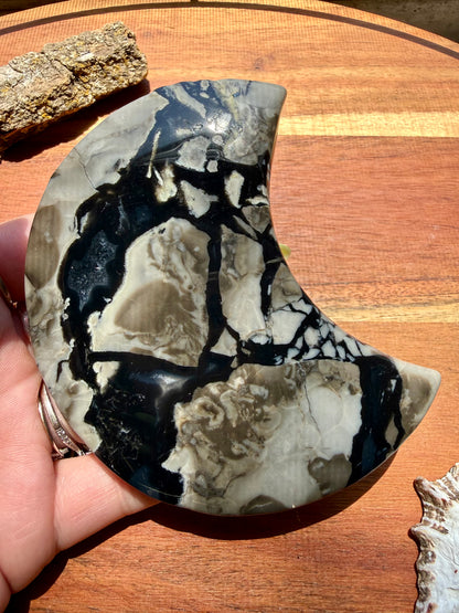VOLCANO AGATE MOON WITH STAND