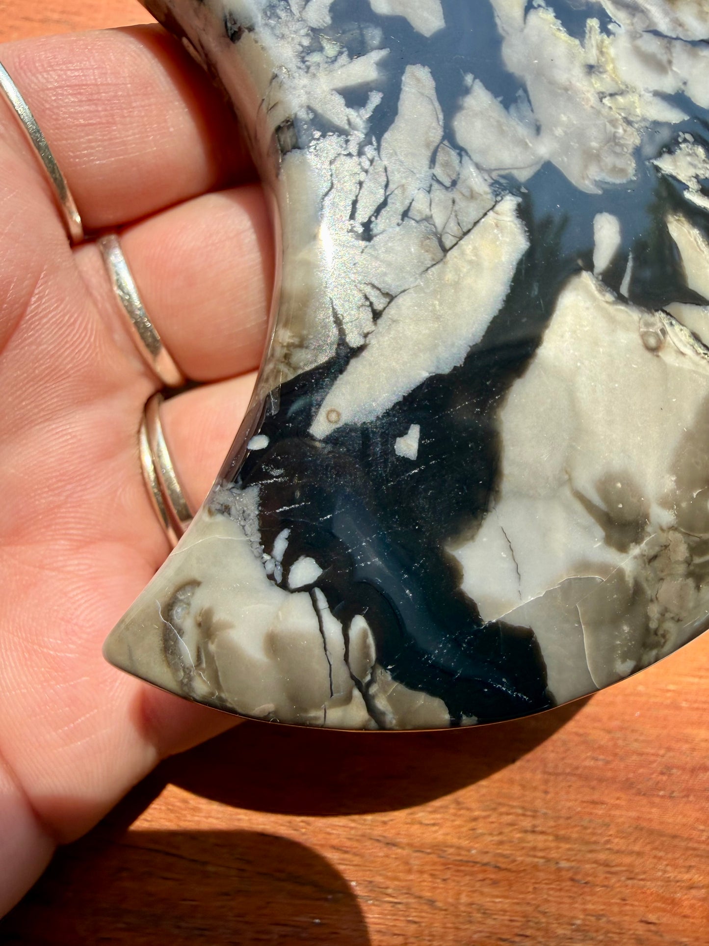 VOLCANO AGATE MOON WITH STAND
