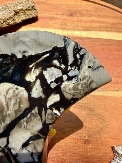 VOLCANO AGATE MOON WITH STAND