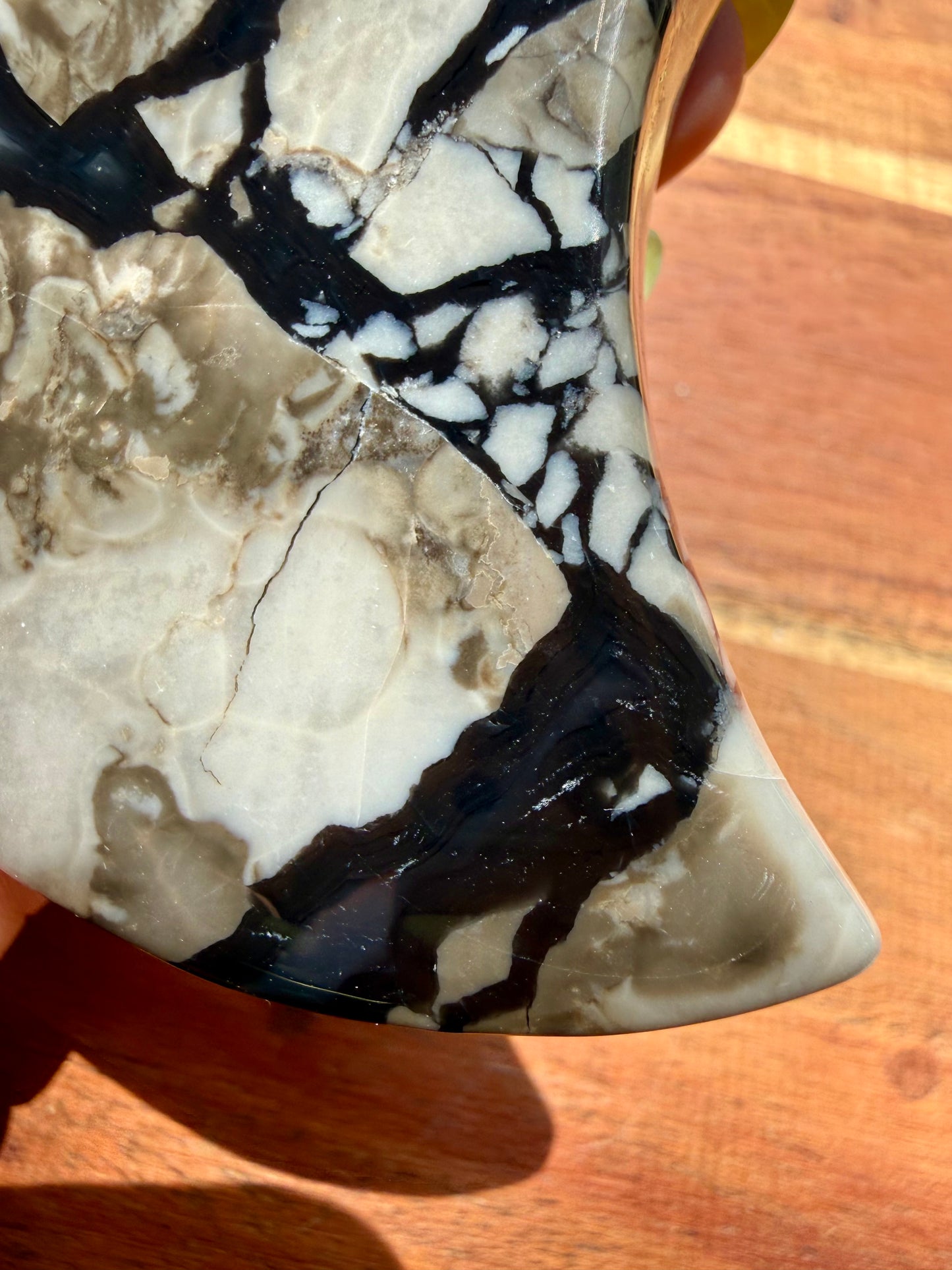 VOLCANO AGATE MOON WITH STAND