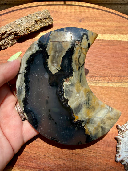VOLCANO AGATE MOON WITH STAND