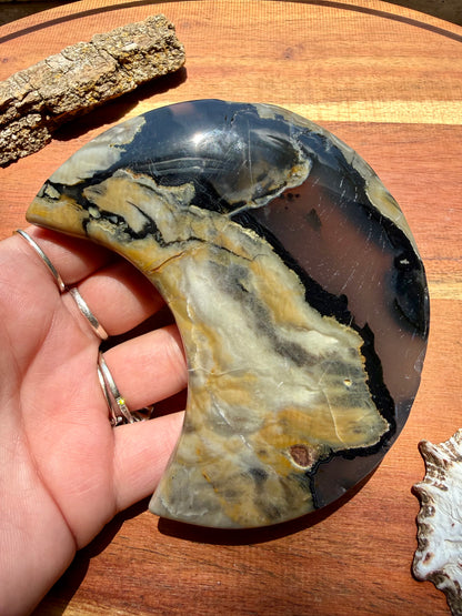 VOLCANO AGATE MOON WITH STAND