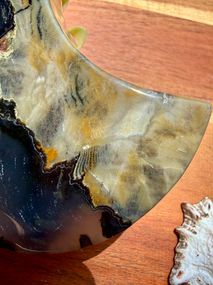 VOLCANO AGATE MOON WITH STAND