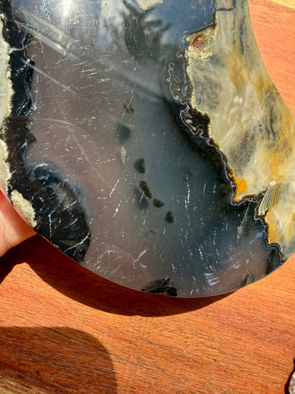 VOLCANO AGATE MOON WITH STAND