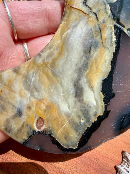 VOLCANO AGATE MOON WITH STAND