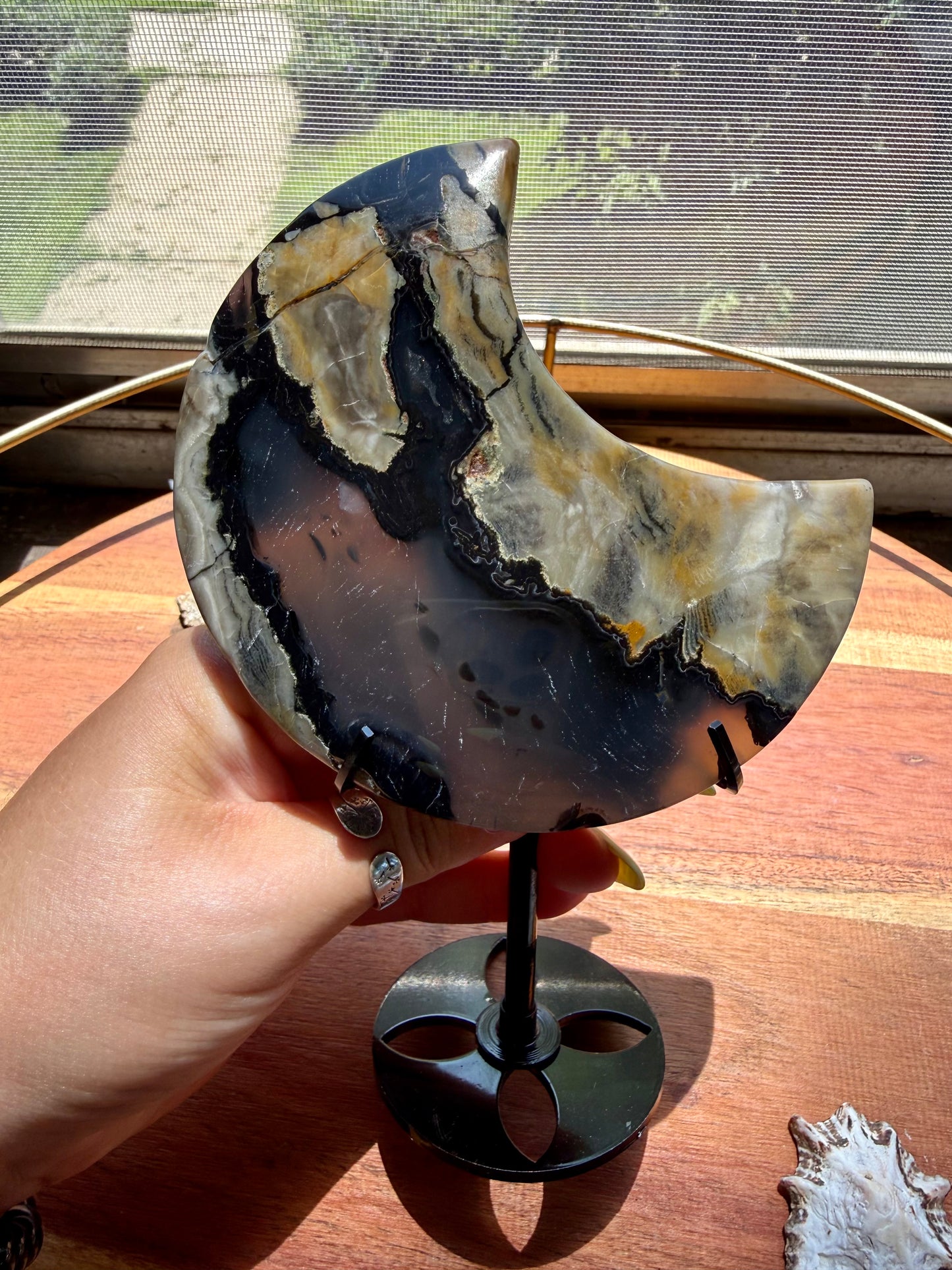 VOLCANO AGATE MOON WITH STAND