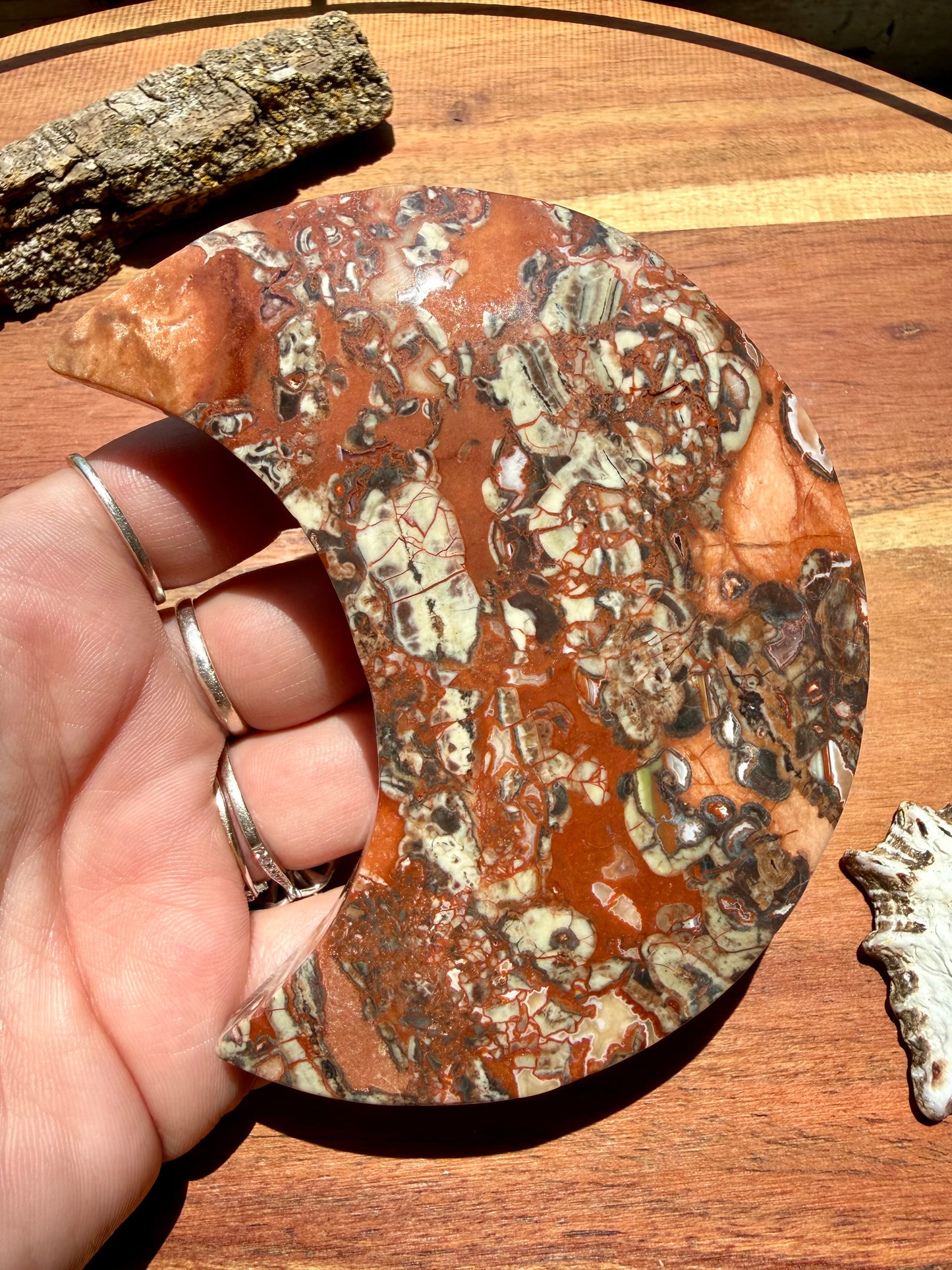 MONEY AGATE MOON WITH STAND