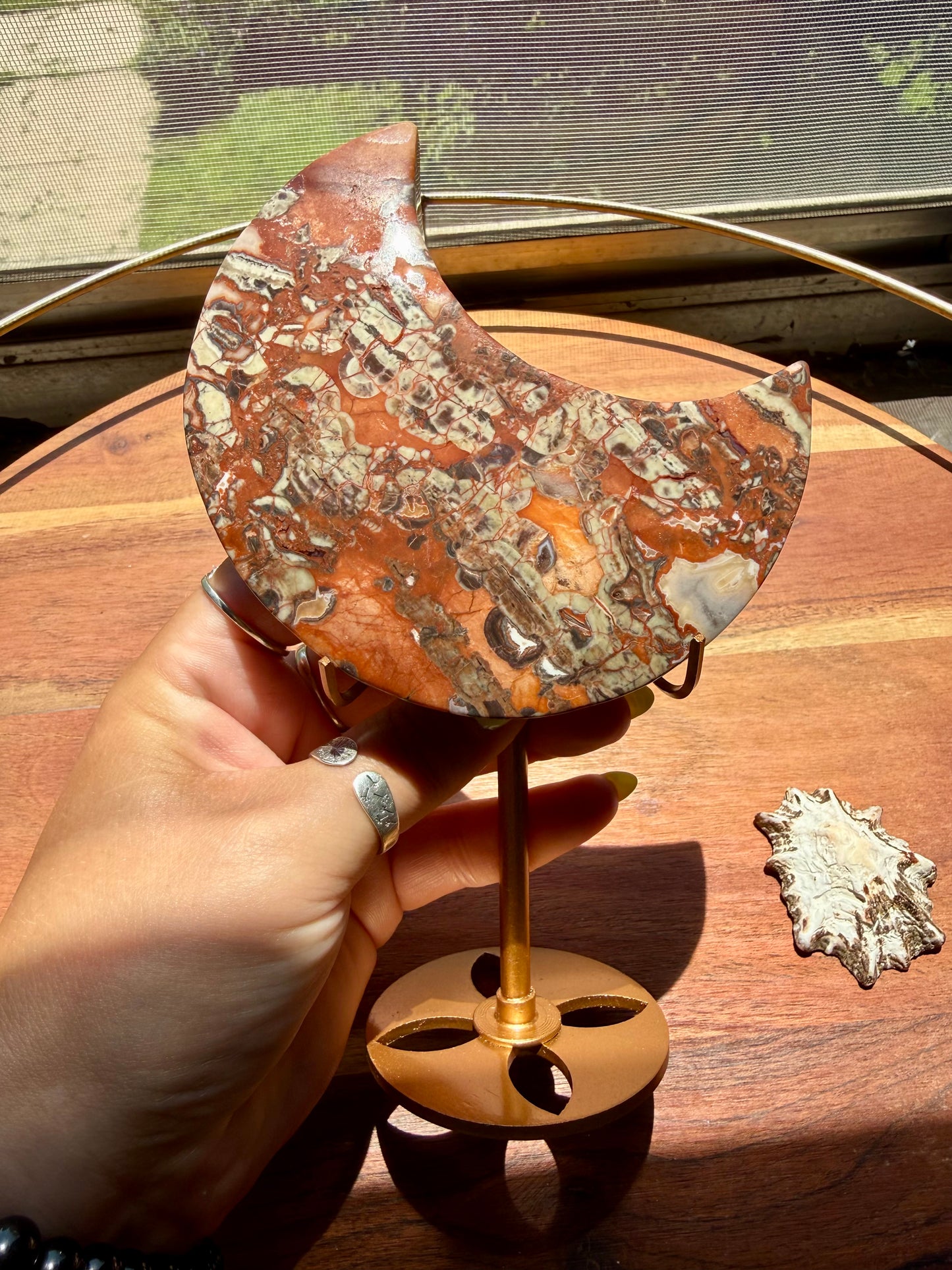 MONEY AGATE MOON WITH STAND