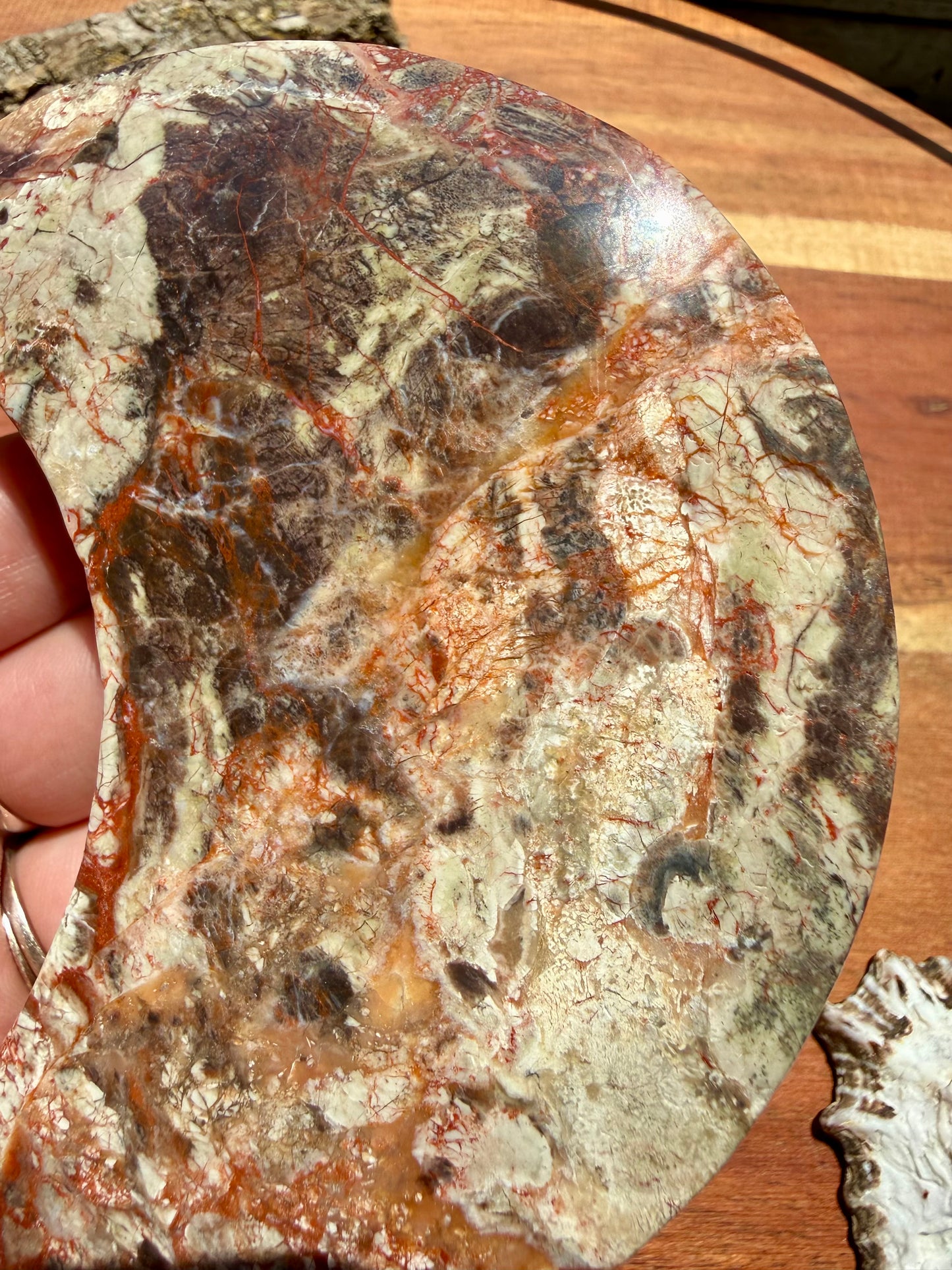 MONEY AGATE MOON WITH STAND