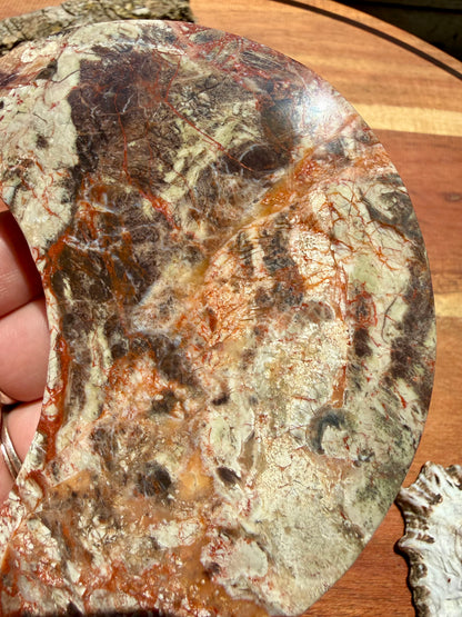 MONEY AGATE MOON WITH STAND