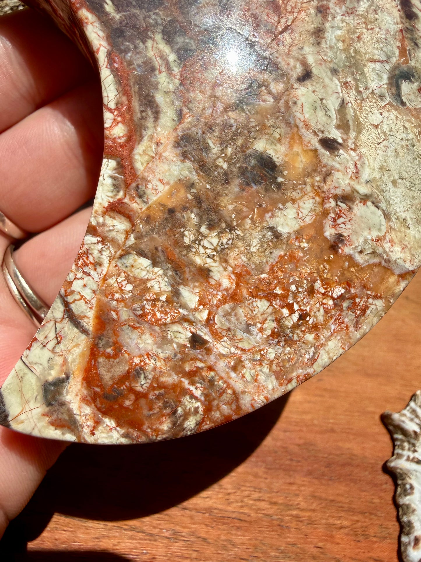 MONEY AGATE MOON WITH STAND