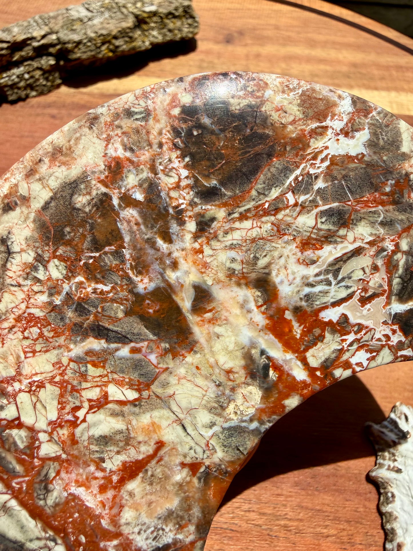 MONEY AGATE MOON WITH STAND