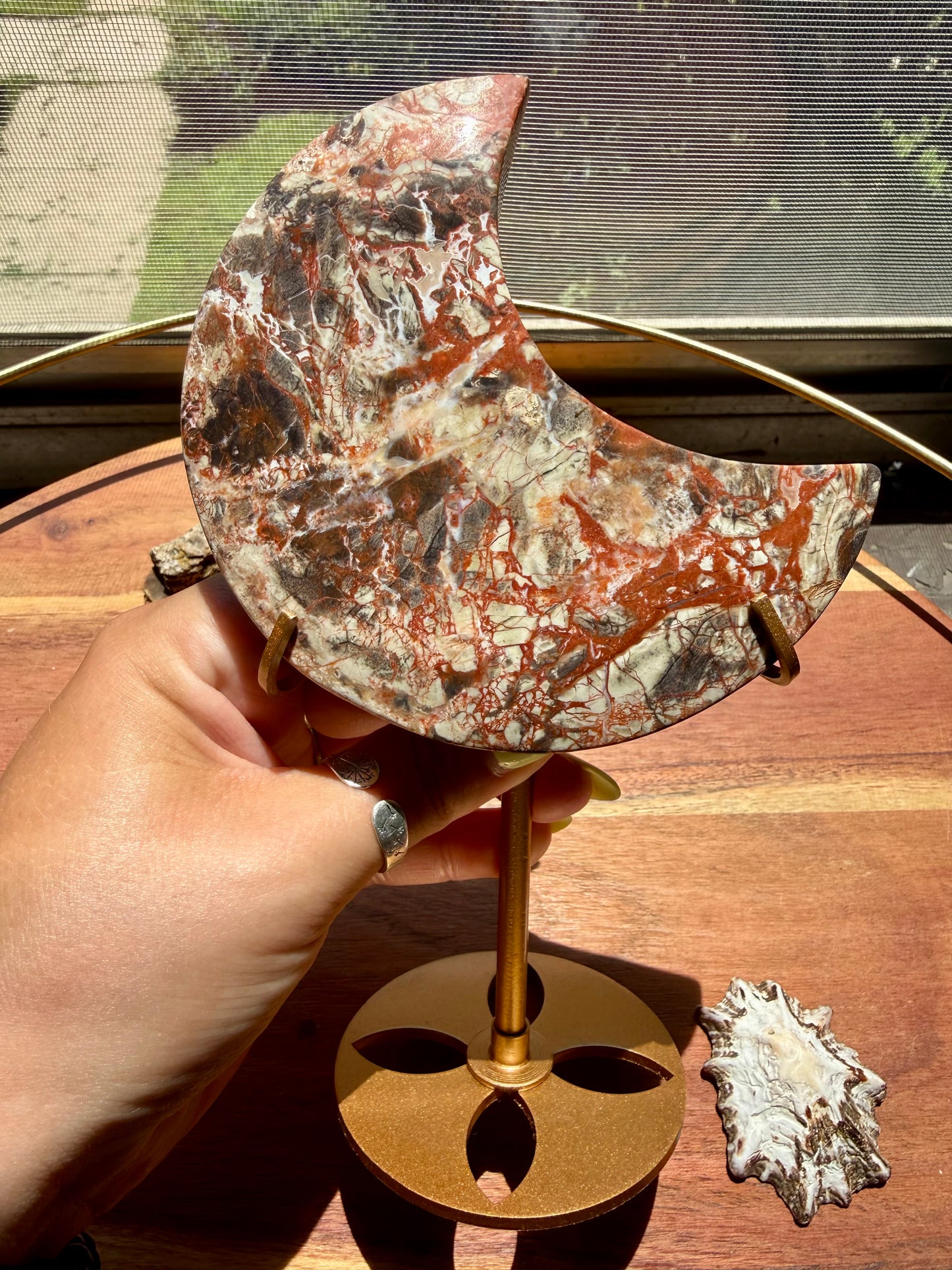 MONEY AGATE MOON WITH STAND
