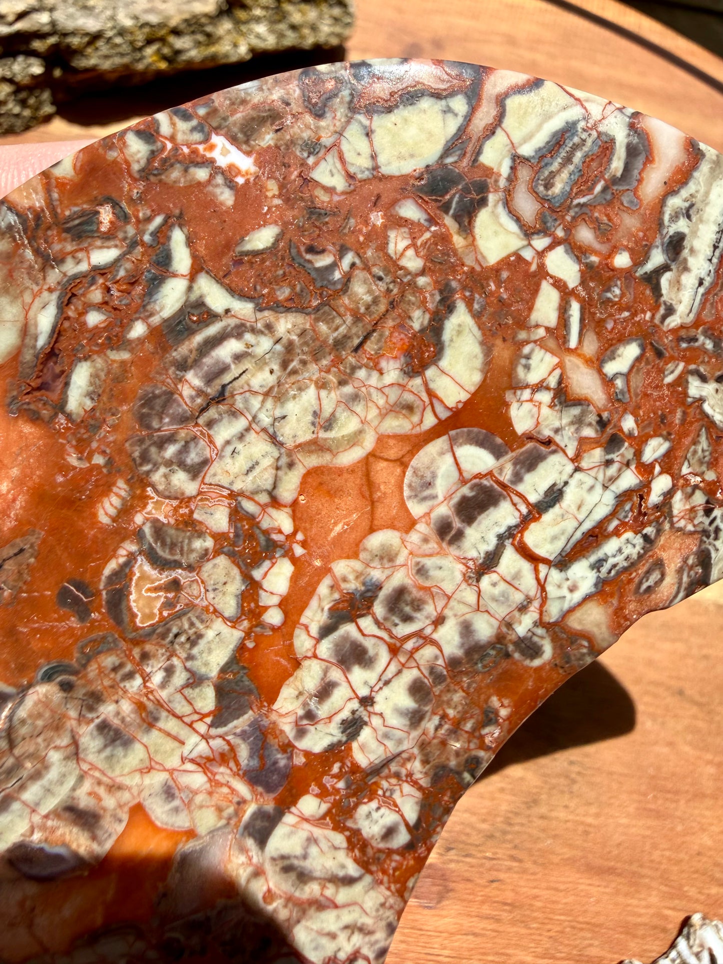 MONEY AGATE MOON WITH STAND