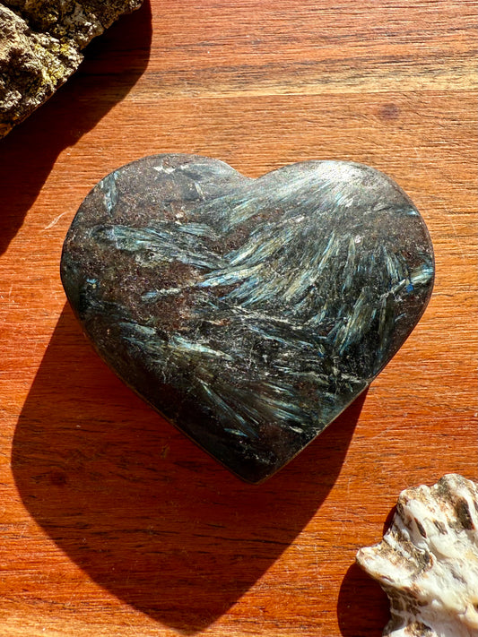 FIREWORK GARNET HEART