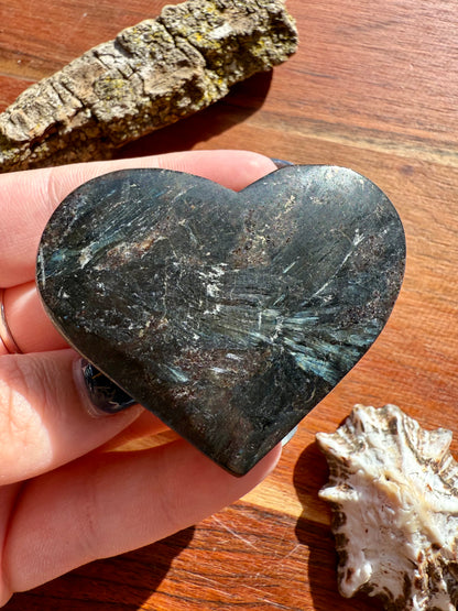 FIREWORK GARNET HEART