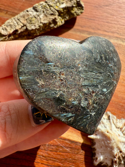 FIREWORK GARNET HEART