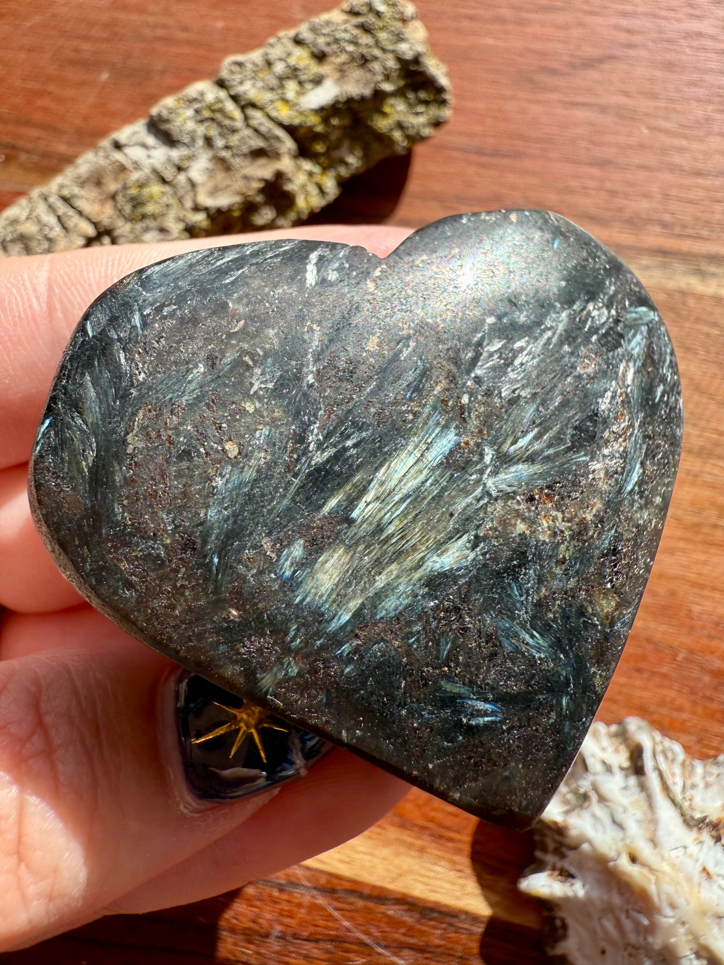 FIREWORK GARNET HEART