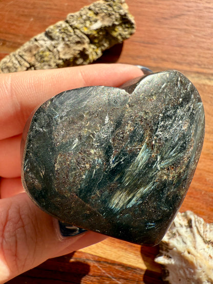 FIREWORK GARNET HEART